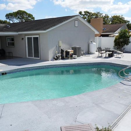 Hosting 1 Villa Tampa Exterior photo