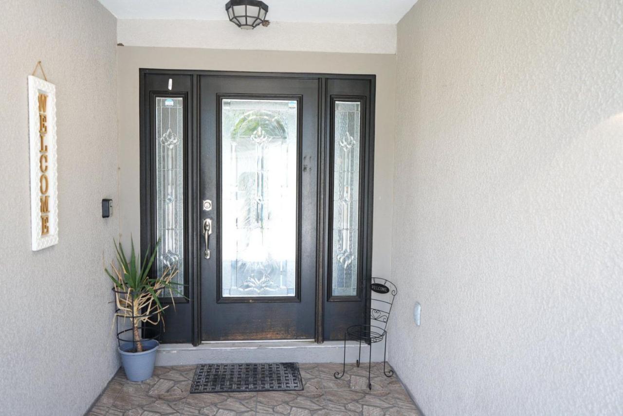 Hosting 1 Villa Tampa Exterior photo
